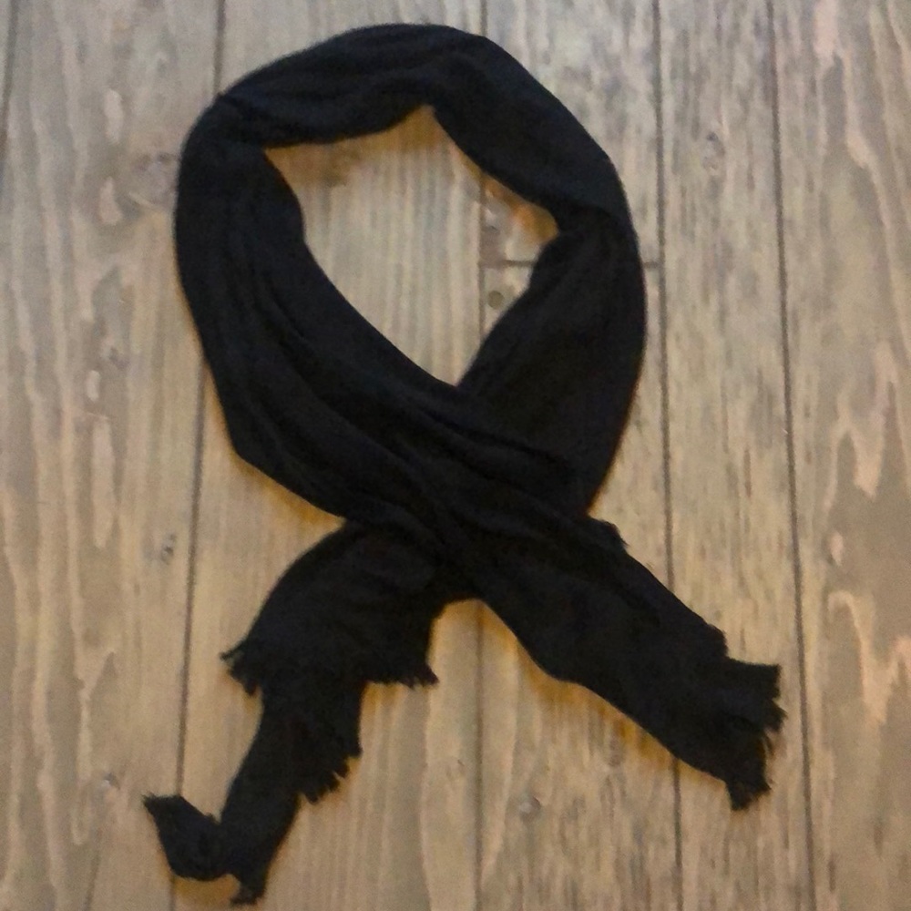 Black Scarf